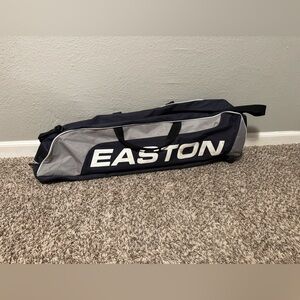 Easton baseball/softball bat/gear bag